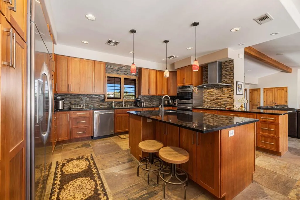 44530 San Carlos Avenue, Palm Desert, California 92260 home-pic-11