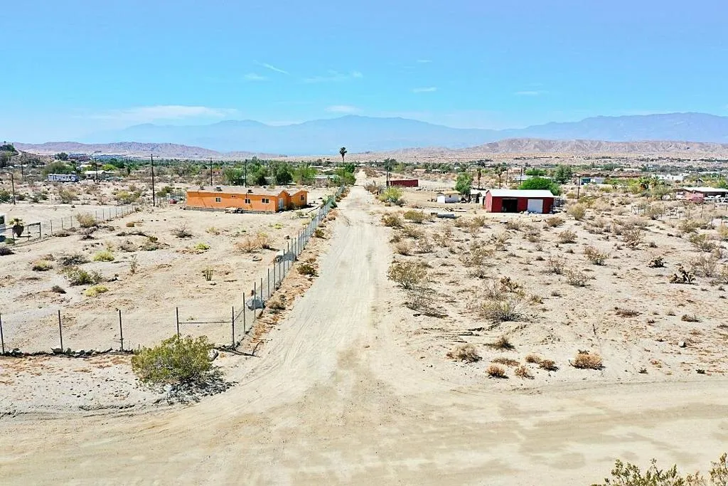17115 Aqueduct Road, Desert Hot Springs, California 92241 home-pic-1