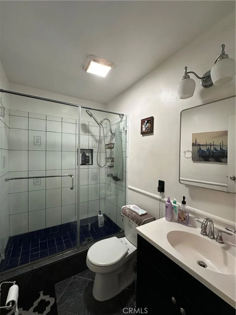 907 E Ghent Street, Azusa, California 91702 home-pic-11