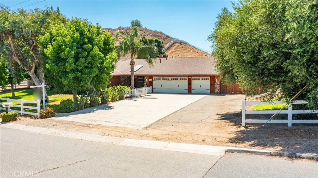 1390 Corona Avenue, Norco, California 92860 home-pic-2