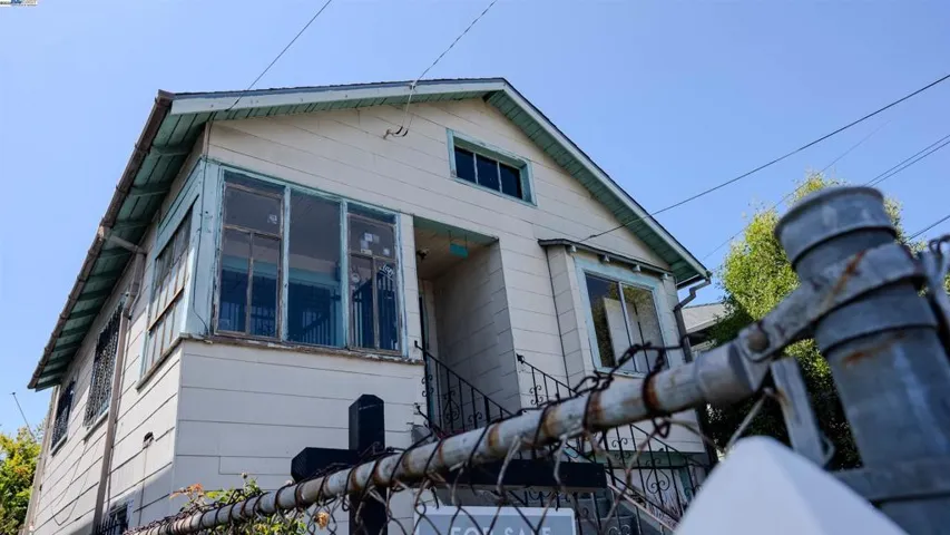 1711 40th Ave, Oakland, California 94601