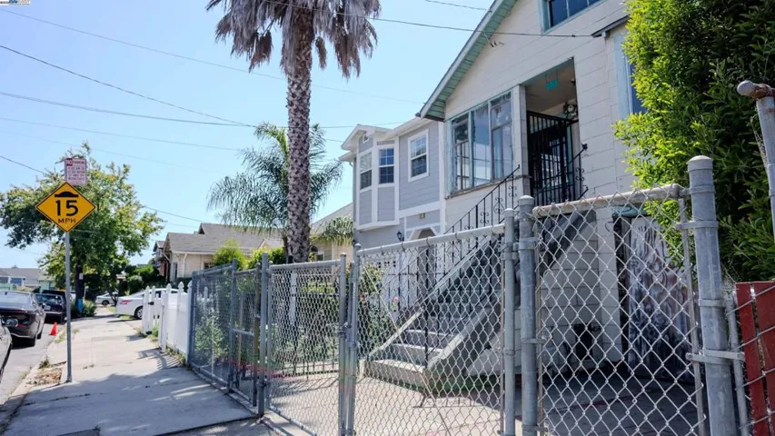 1711 40th Ave, Oakland, California 94601