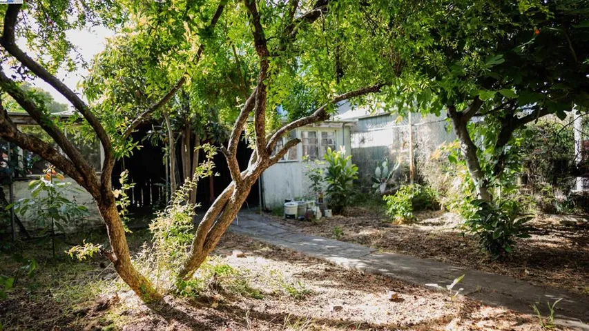 1711 40th Ave, Oakland, California 94601