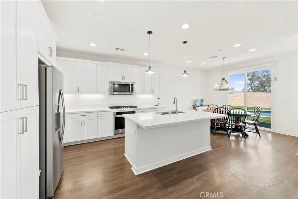 29550 Woodcreek Trail, Winchester, California 92596 home-pic-16