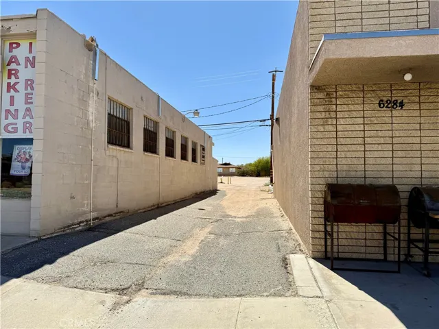 6280 Adobe Road, 29 Palms, California 92277