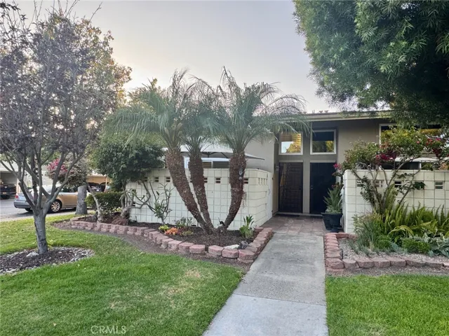16 Via Castilla C, Laguna Woods, California 92637