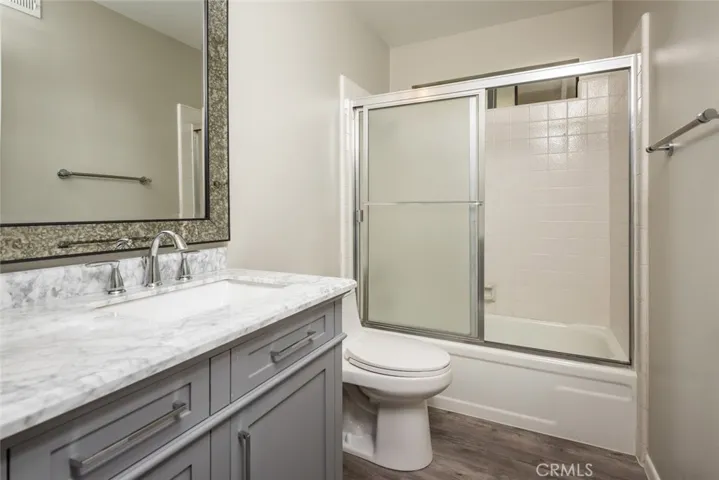 Upstairs Hall Bathroom