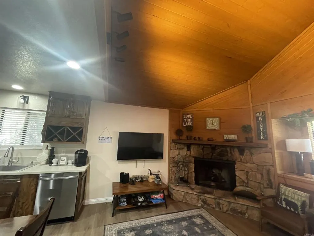 42536 Cedar Ave., Big Bear Lake, California 92315 home-pic-5