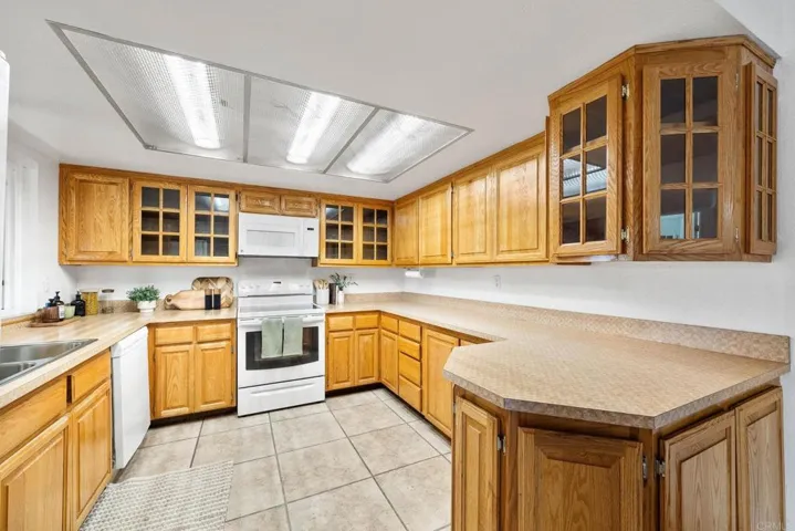 318 Vecino Court, Spring Valley, California 91977