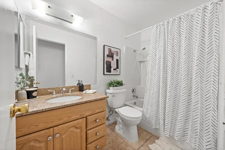 318 Vecino Court, Spring Valley, California 91977
