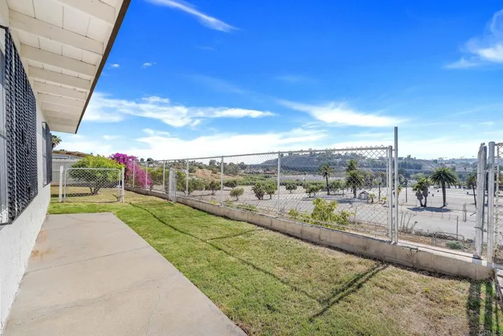 318 Vecino Court, Spring Valley, California 91977