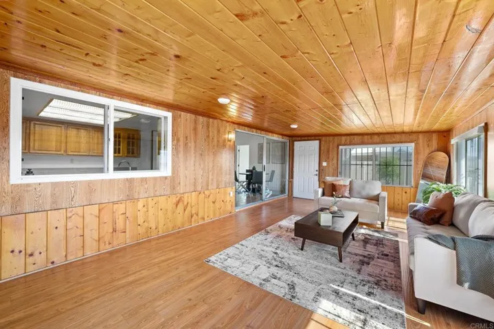318 Vecino Court, Spring Valley, California 91977