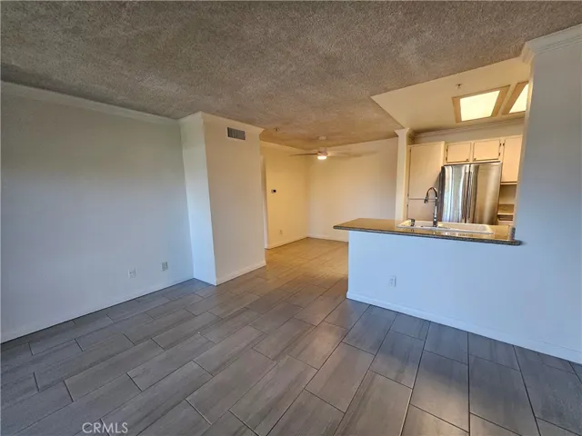 1015 La Terraza Circle 102, Corona, California 92879