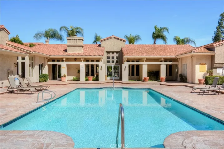 1015 La Terraza Circle 102, Corona, California 92879