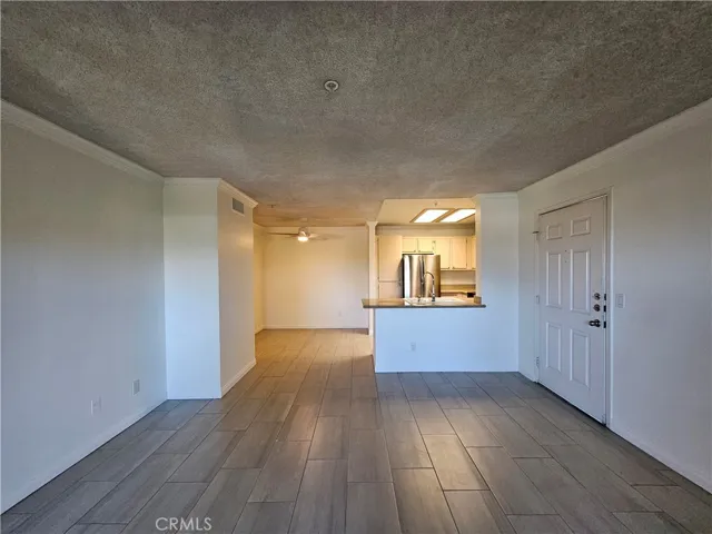 1015 La Terraza Circle 102, Corona, California 92879