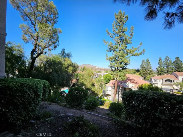 1015 La Terraza Circle 102, Corona, California 92879