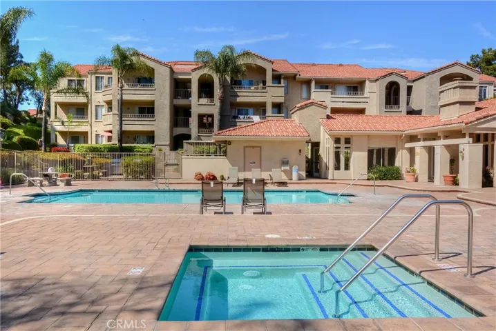 1015 La Terraza Circle 102, Corona, California 92879