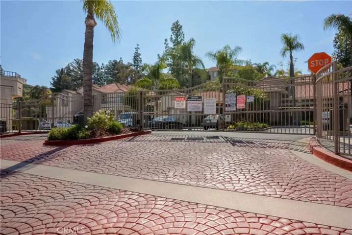 1015 La Terraza Circle 102, Corona, California 92879