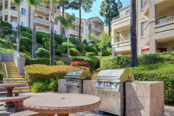 1015 La Terraza Circle 102, Corona, California 92879