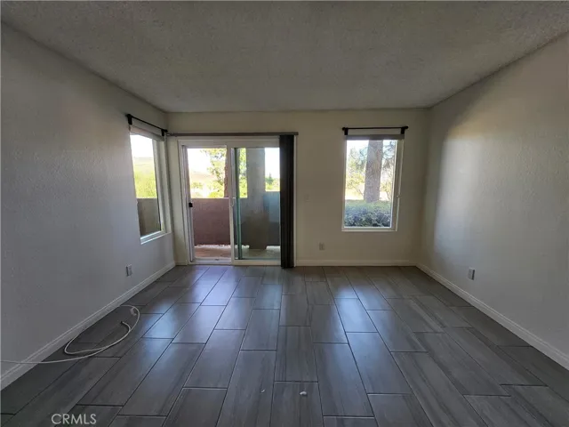1015 La Terraza Circle 102, Corona, California 92879