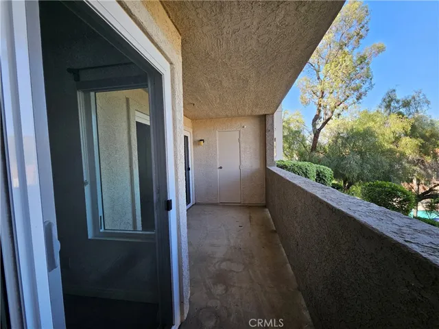 1015 La Terraza Circle 102, Corona, California 92879