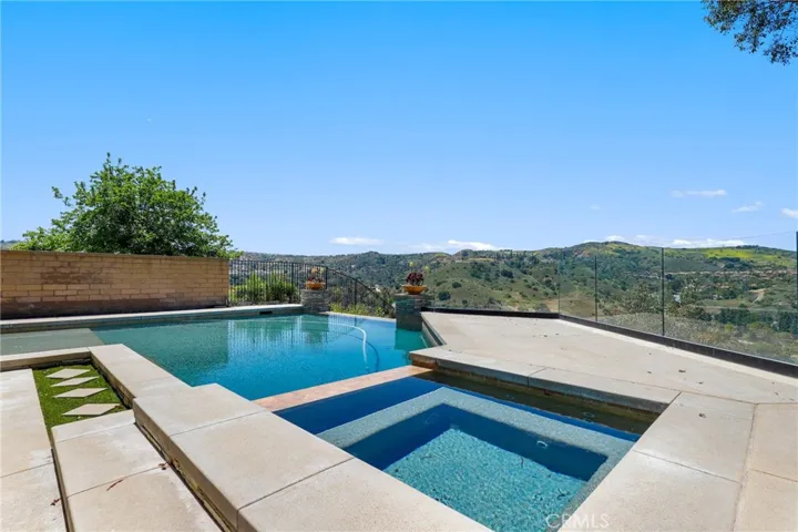 536 S Circulo Lazo, Anaheim Hills, California 92807