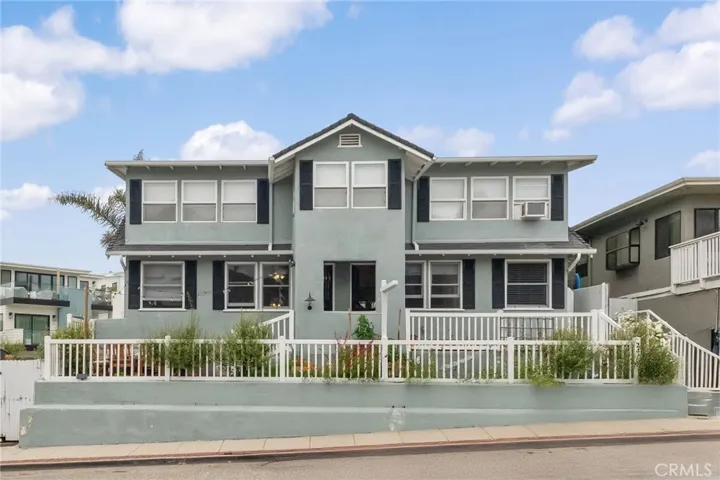 2468 Silverstrand Avenue, Hermosa Beach, California 90254