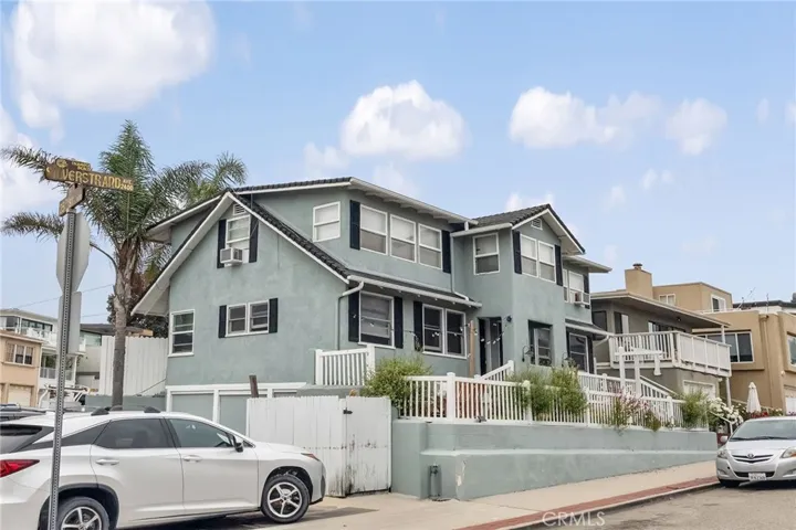 2468 Silverstrand Avenue, Hermosa Beach, California 90254