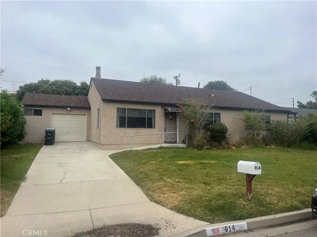 914 Dogwood Street, Costa Mesa, California 92627