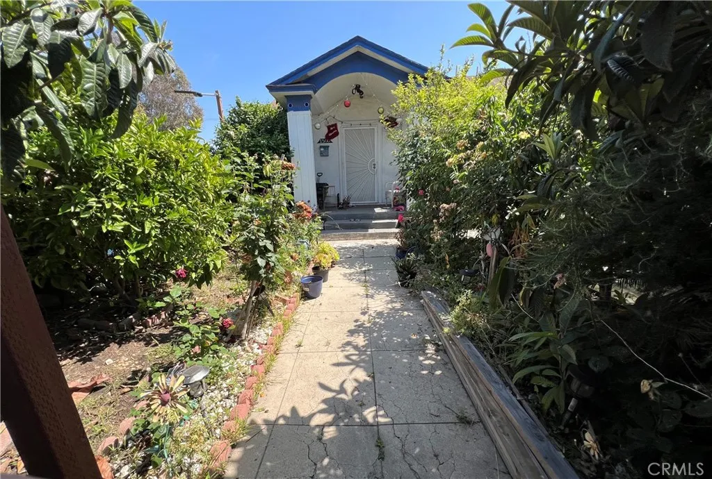 1500 W 52nd, Los Angeles, California 90062 home-pic-0