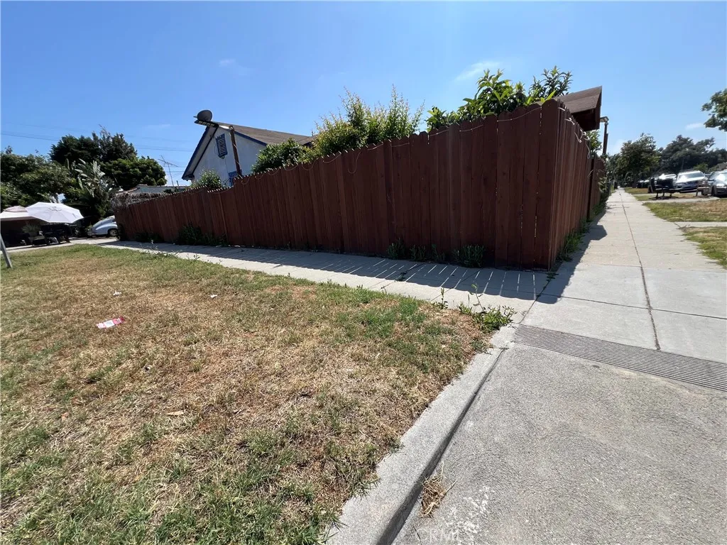 1500 W 52nd, Los Angeles, California 90062 home-pic-3