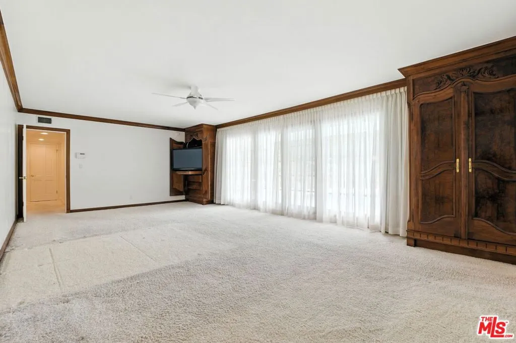 16560 Park Lane Circle, Los Angeles, California 90049 home-pic-30