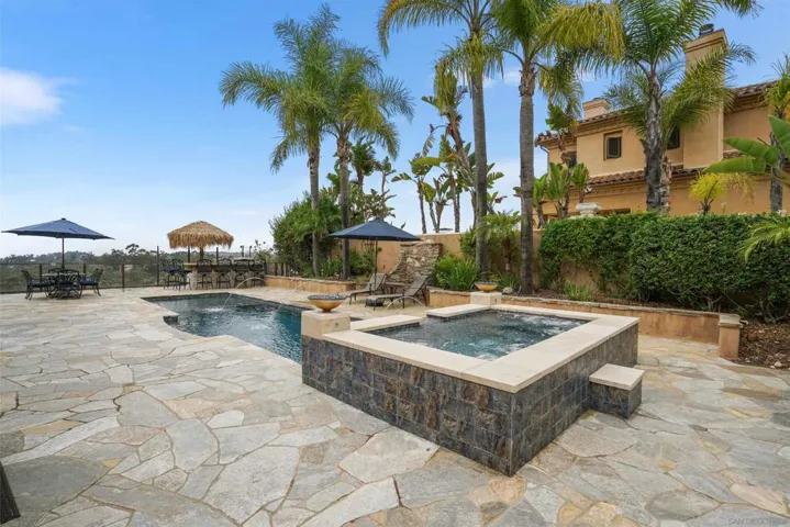 Swimming Pool/Hot Tub/Sauna