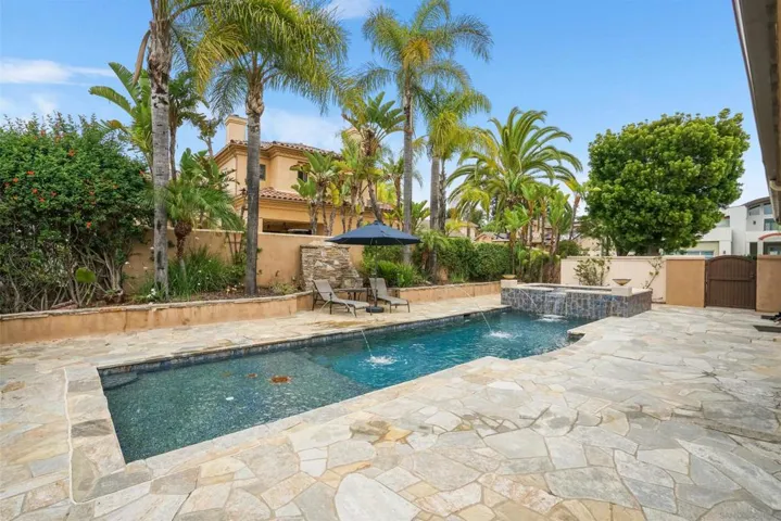 Swimming Pool/Hot Tub/Sauna