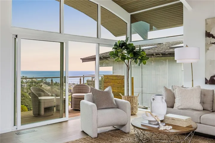 1385 Terrace Way, Laguna Beach, California 92651