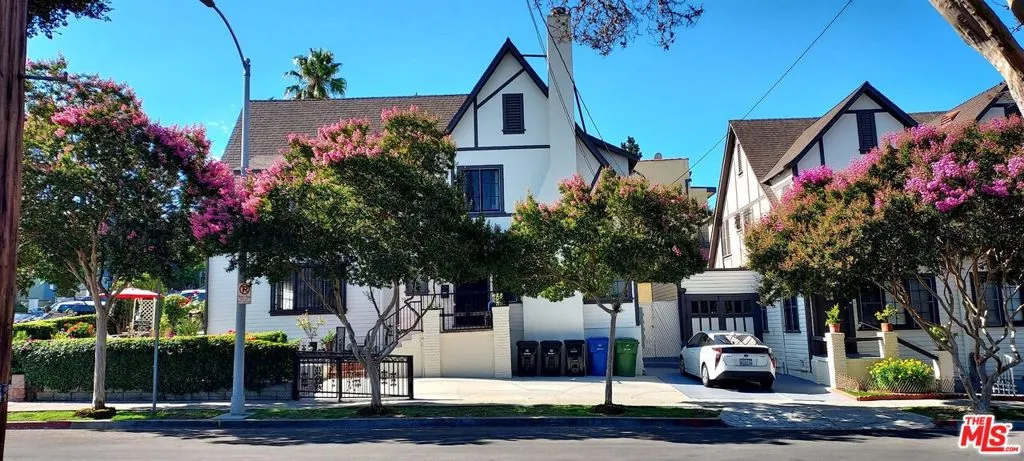 5076 Lemon Grove Avenue, Los Angeles, California 90029, 7 Bedrooms Bedrooms, ,Residential Income,For Sale,Lemon Grove,25550053