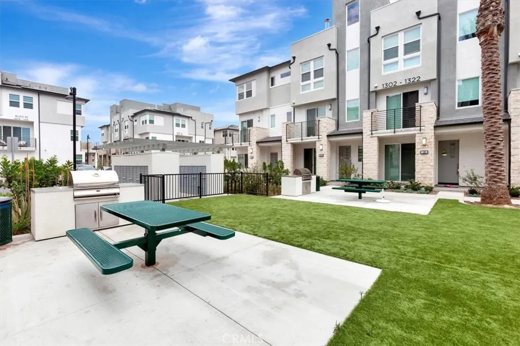 1810 W Bushell Street, Anaheim, California 92805 home-pic-34