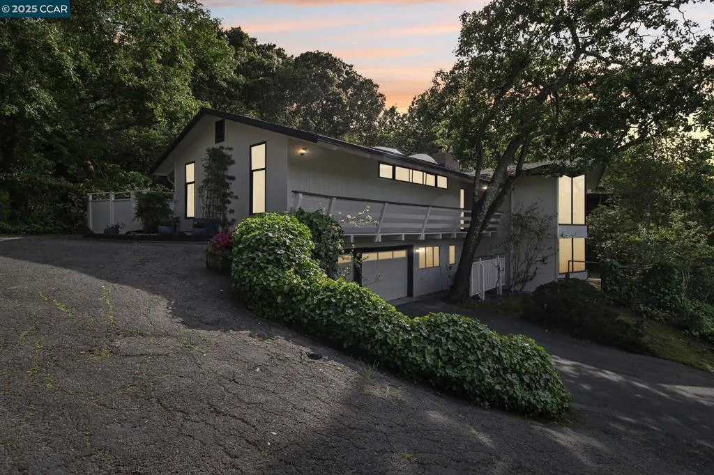 30 La Cuesta Rd, Orinda, California 94563 home-pic-37