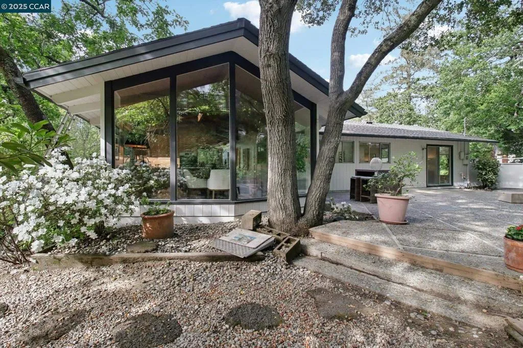 30 La Cuesta Rd, Orinda, California 94563 home-pic-33