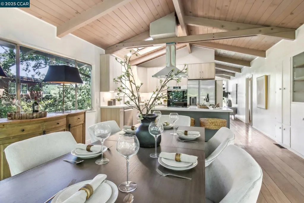 30 La Cuesta Rd, Orinda, California 94563 home-pic-6
