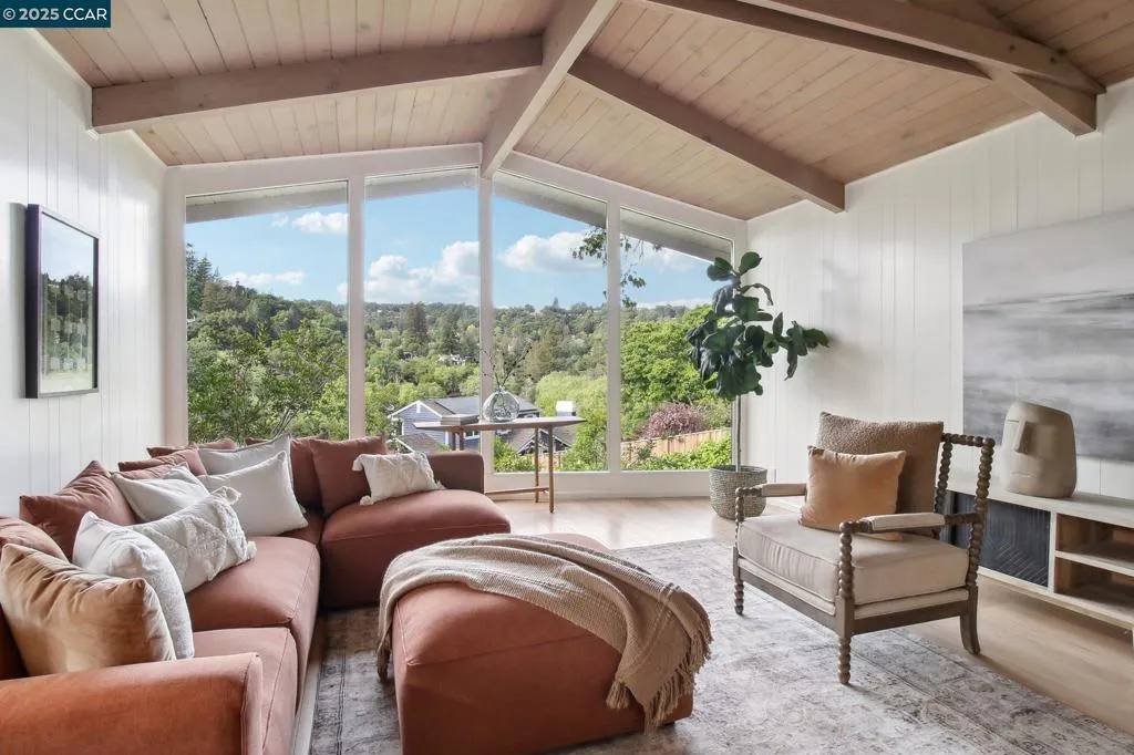 30 La Cuesta Rd, Orinda, California 94563 home-pic-1
