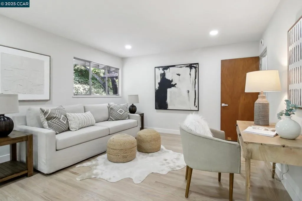 30 La Cuesta Rd, Orinda, California 94563 home-pic-16