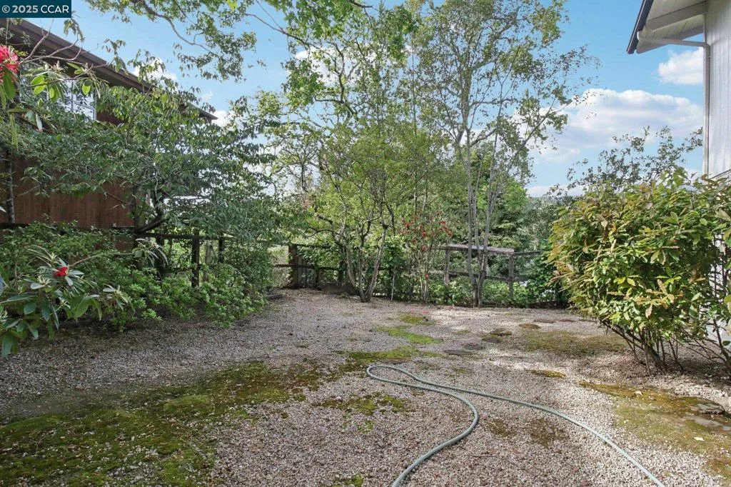 30 La Cuesta Rd, Orinda, California 94563 home-pic-31
