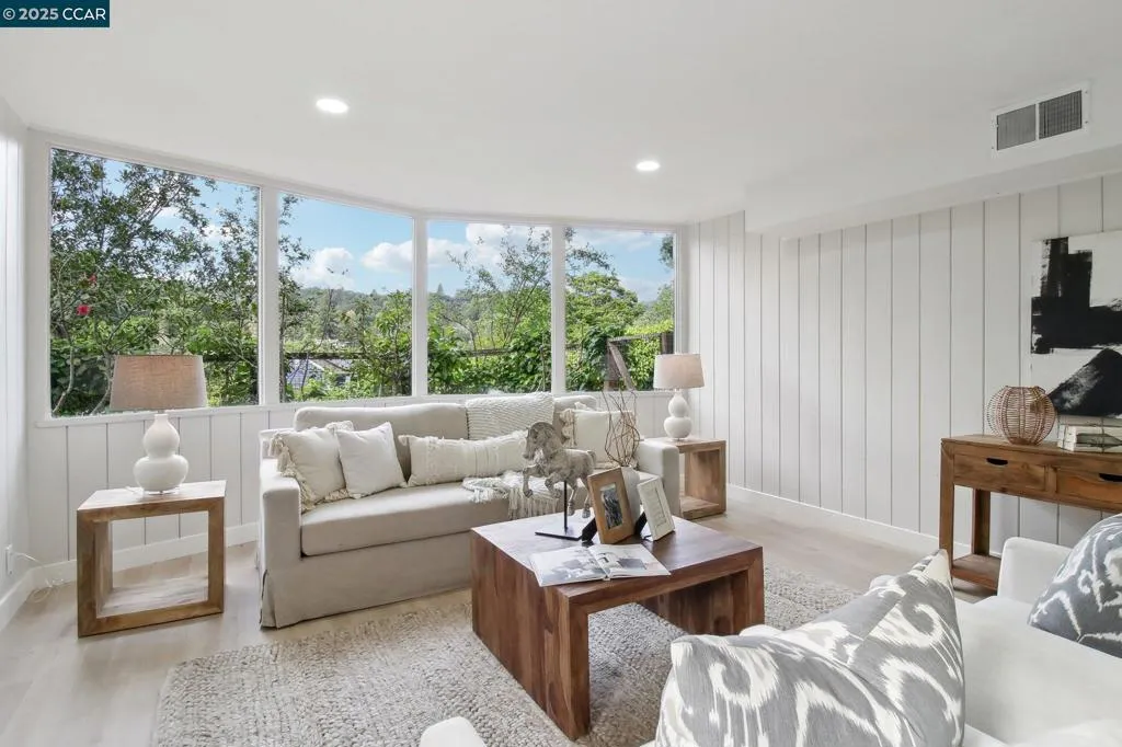 30 La Cuesta Rd, Orinda, California 94563 home-pic-20