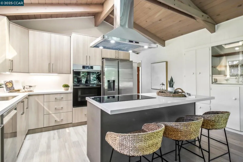 30 La Cuesta Rd, Orinda, California 94563 home-pic-4