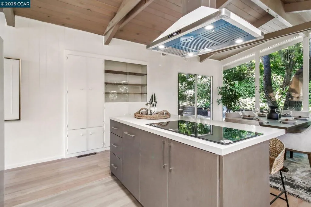 30 La Cuesta Rd, Orinda, California 94563 home-pic-5