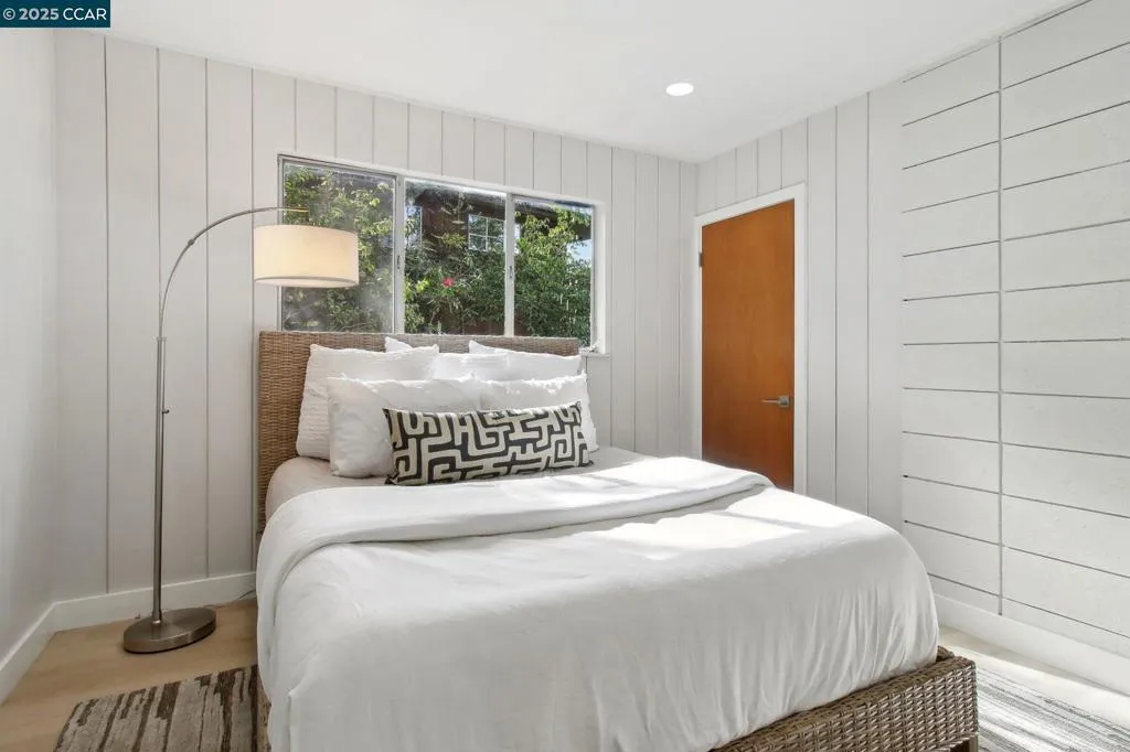 30 La Cuesta Rd, Orinda, California 94563 home-pic-25