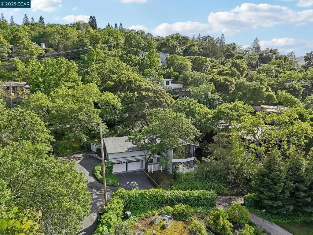 30 La Cuesta Rd, Orinda, California 94563 home-pic-40