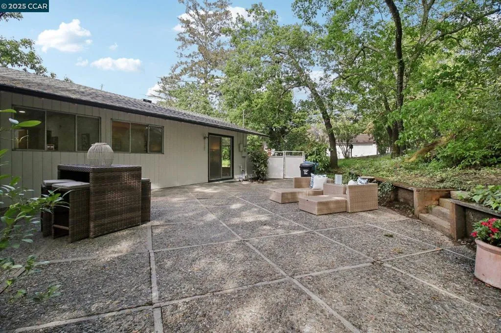 30 La Cuesta Rd, Orinda, California 94563 home-pic-34