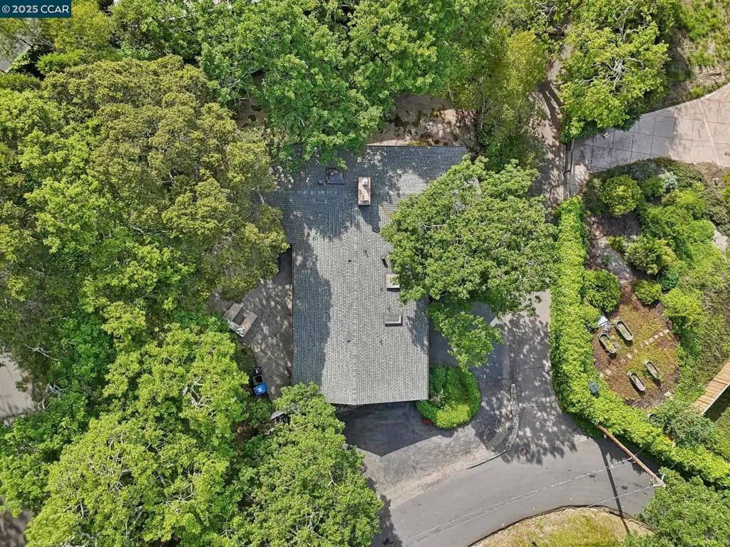 30 La Cuesta Rd, Orinda, California 94563 home-pic-42